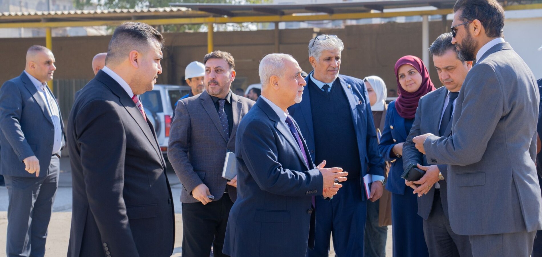 مدير عام شركة الاستكشافات النفطية يتفقد موقع الوزيرية المخصص لإنشاء المجمع السكني للموظفين