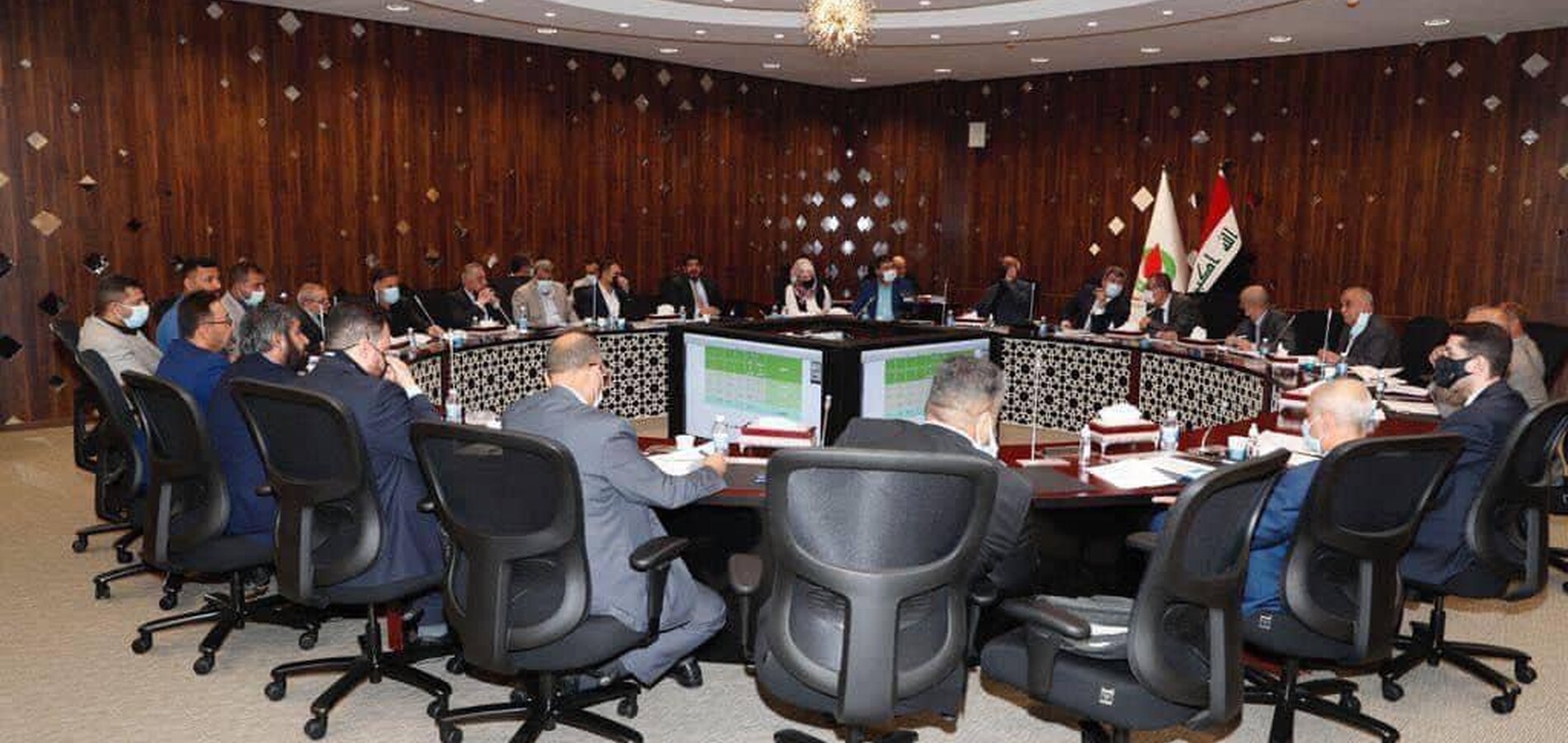 The National Oil Company holds an expanded meeting to discuss the five-year plan for exploration, production, development and available capacities for export, headed by the Minister of Oil (the company’s president, Mr. Ihsan Abd Algabar).
