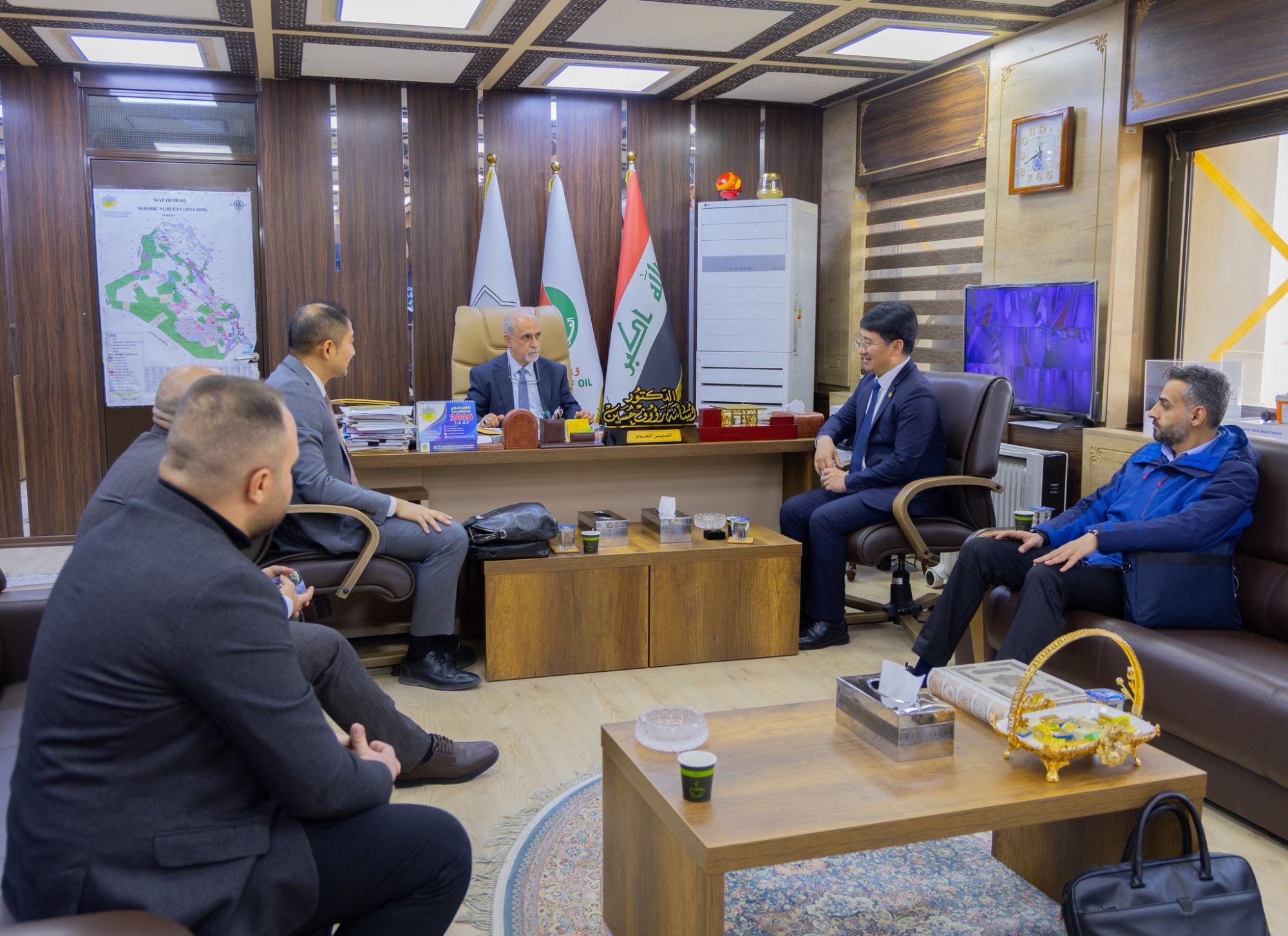 مدير عام شركة الاستكشافات النفطية يستقبل وفداً من شركة EBS الصينية