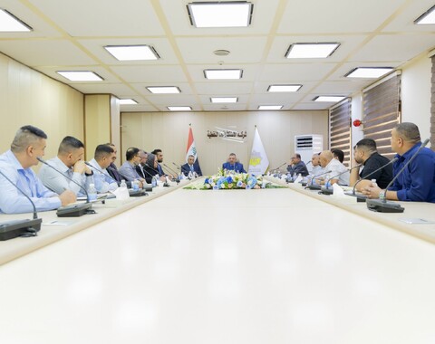 شركة الاستكشافات النفطية تعقد اجتماعاً لمناقشة خطط العمل في الفرق الزلزالية..