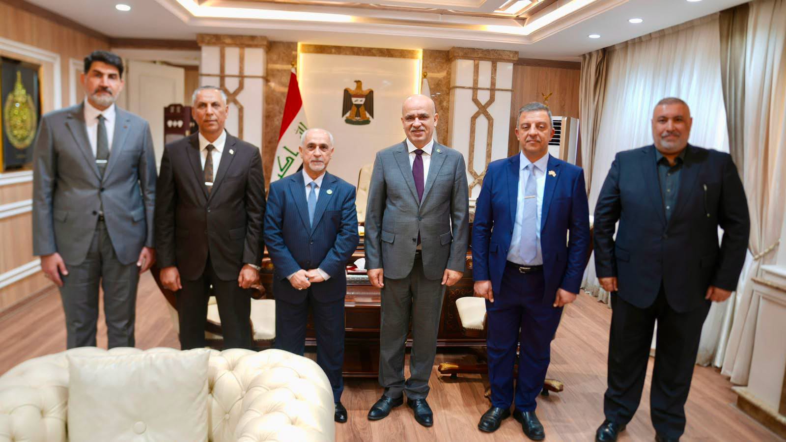 وكيل وزارة النفط لشؤون الاستخراج يستقبل مدير عام شركة الاستكشافات النفطية