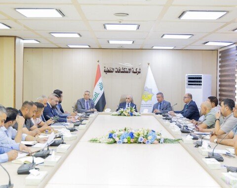 مدير عام شركة الاستكشافات النفطية يترأس الاجتماع الدوري لرؤساء الفرق الزلزالية