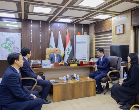 The Director General of Oil Exploration Company Receives the Director General of Chinese CNOOC Company