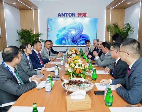 وفد رفيع المستوى من وزارة النفط يشارك في معرض ومؤتمر أبوظبي الدولي للبترول (ADIPEC)