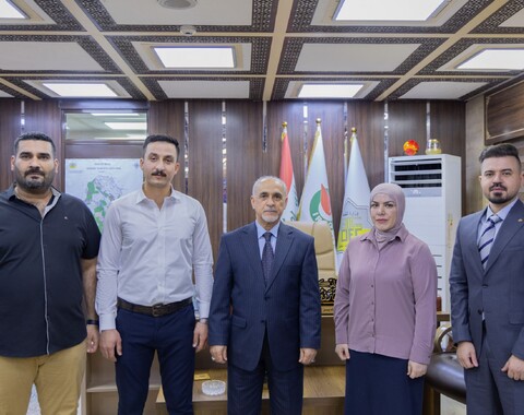 مدير عام شركة الاستكشافات النفطية يكرّم موظفين من فئة الشباب تقديراً لجهودهم الاستثنائية